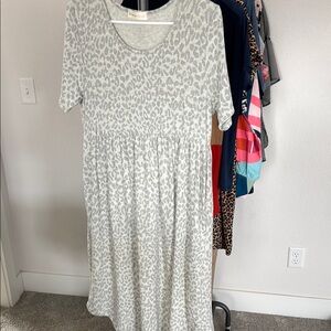 Women's Gray Leopard Print Dress